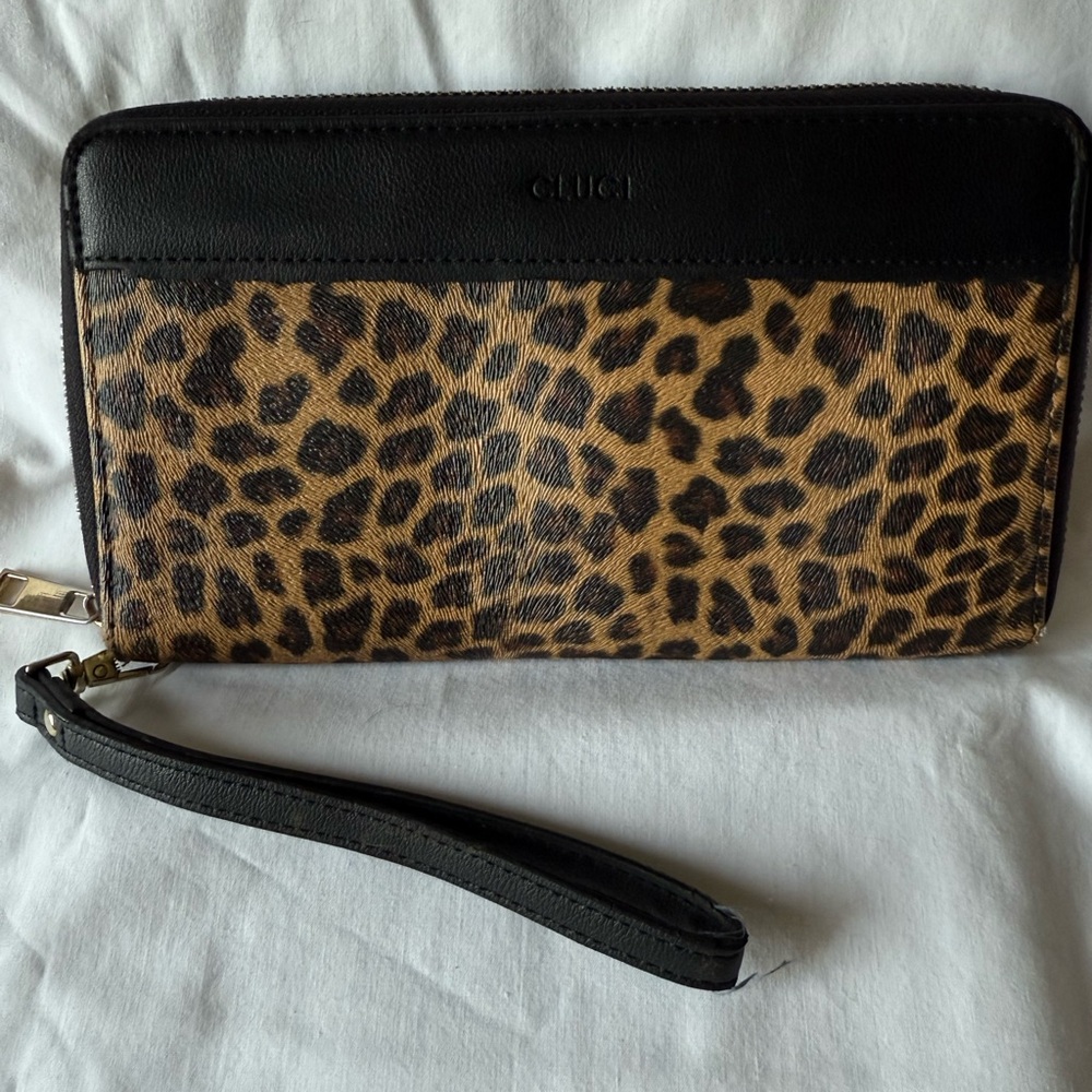 Cluci Leopard Print Wristlet Clutch - Black and Brown